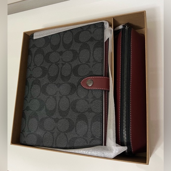 NIB Coach Boxed Notebook & pencil case in colorblock signature - Picture 8 of 13